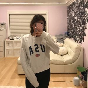 Brandy Melville USA cropped crew neck sweatshirt